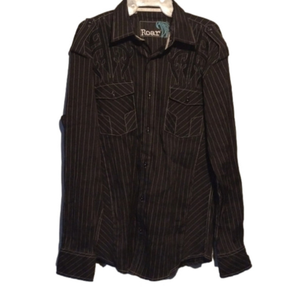 Buckle Other - roar men's medium dress shirt size medium black and white white pinstripes
